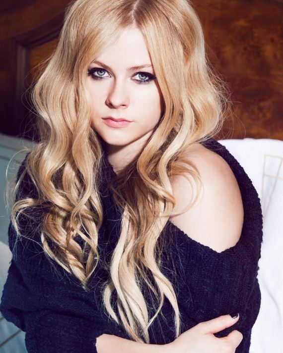 Avril-Lavigne -Glamoholic-Magazine